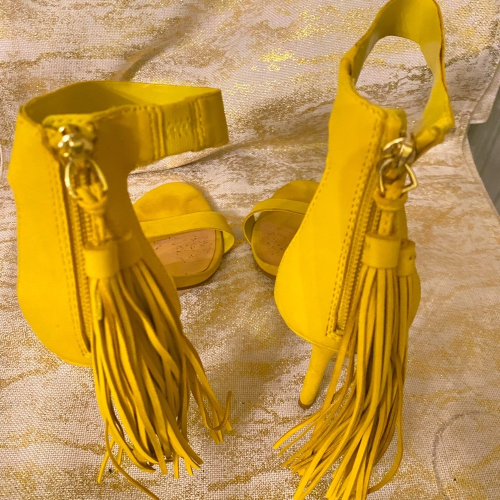 Also size 9 Womens 4 inch heels